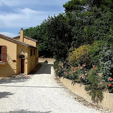 Lavish Farmhouse In With Swimming Pool Dom wakacyjny Montecarotto