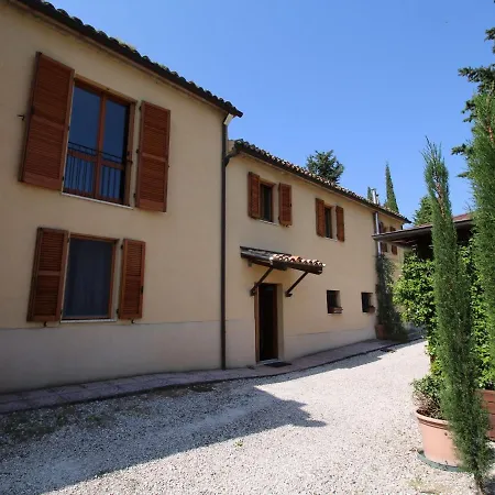 Dom wakacyjny Lavish Farmhouse In With Swimming Pool Montecarotto