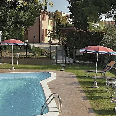 Dom wakacyjny Lavish Farmhouse In With Swimming Pool *